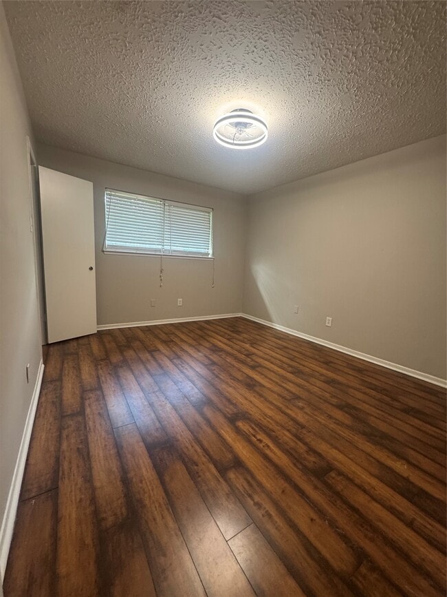 Building Photo - 21430 Park Brook Dr