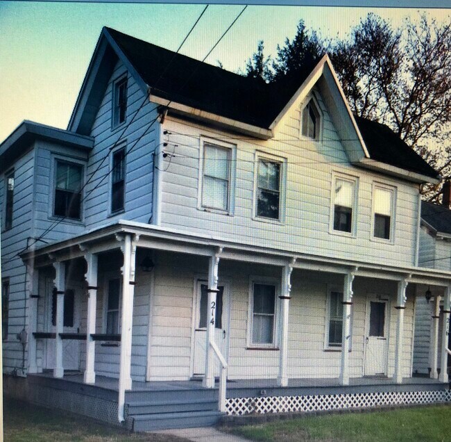 Primary Photo - 214 Broad St