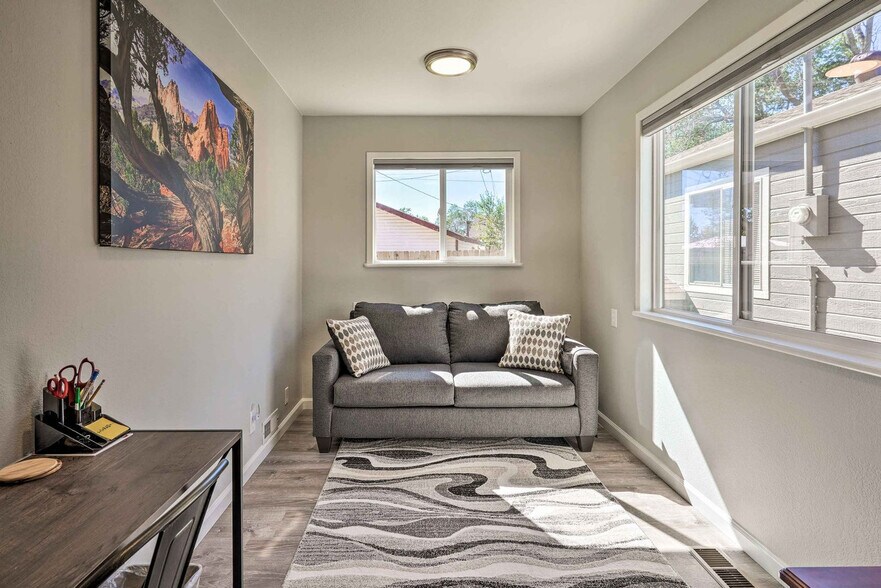 Building Photo - 1217 Falcon Ave