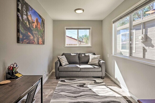 Building Photo - 1217 Falcon Ave