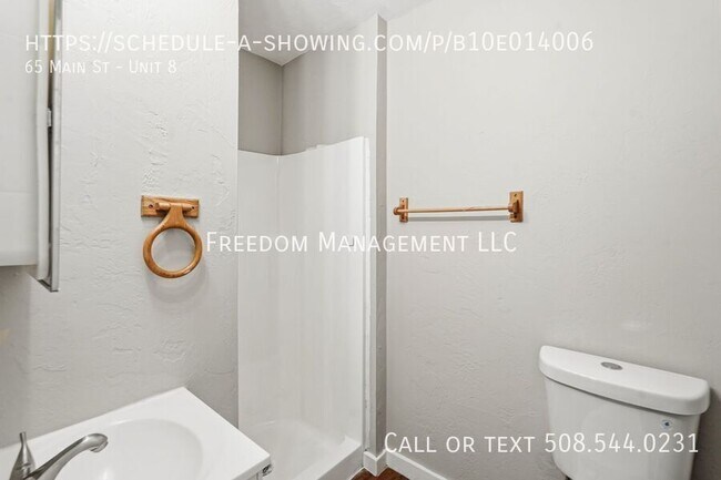 Building Photo - 65 Main St