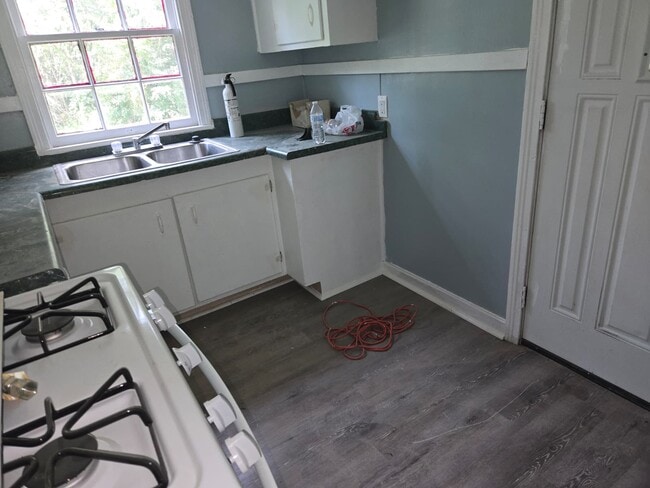 Building Photo - 422 Cooper Rd