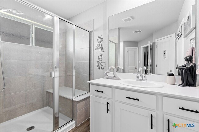Building Photo - 6045 Teodoro Bend