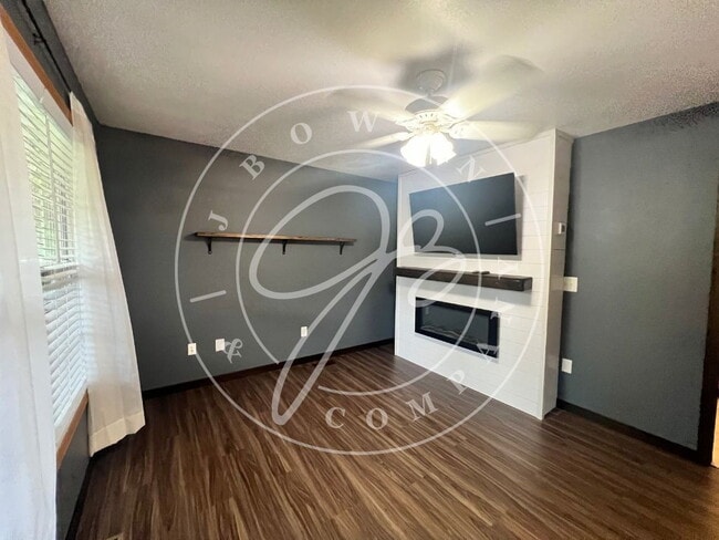 Building Photo - "Charming 3-Bedroom Home in Oregon.– Spaci...