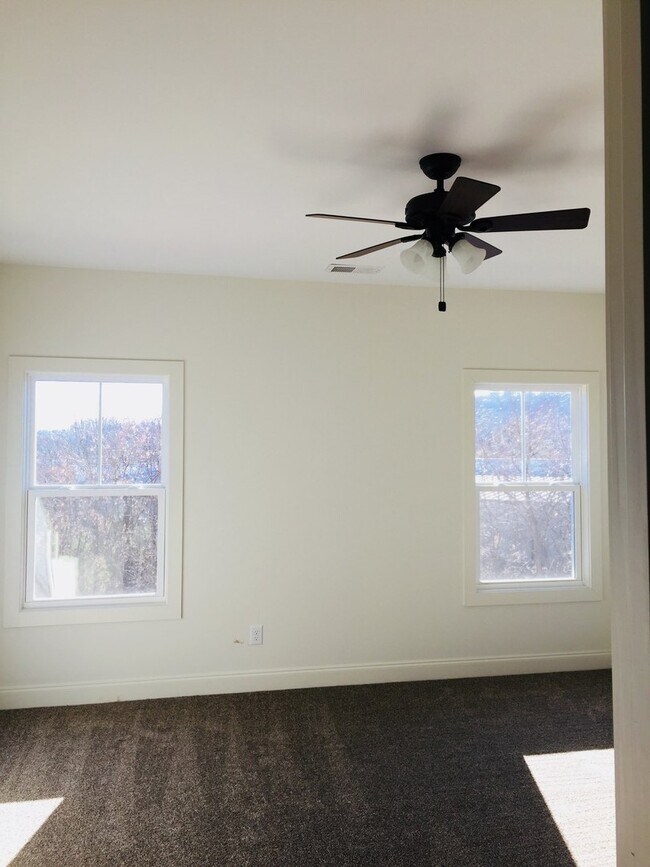 Building Photo - 5 Brand New Luxury Town Homes