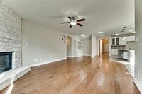 Building Photo - 660 Hobie Point Dr