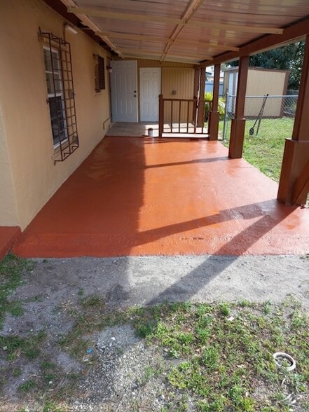 Building Photo - 5710 SW 38th St