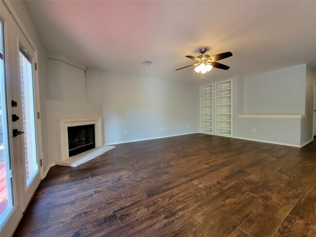 Building Photo - 809 Dogwood Trail