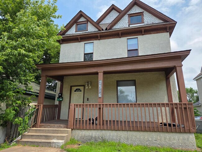Building Photo - 2516 N Lyndale Ave