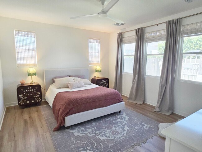 Building Photo - 4-bedroom + Den, 3-bath home in The Preserve at San Tan