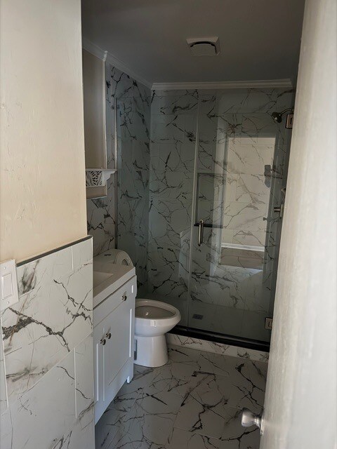 Building Photo - 2000 Greens Blvd