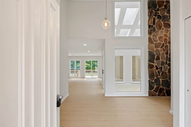 Building Photo - 300 Smoots Ln
