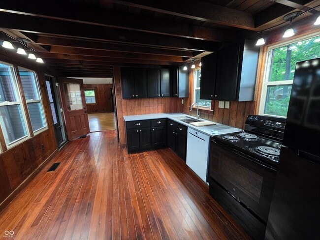 Building Photo - 158 Redbud Ln