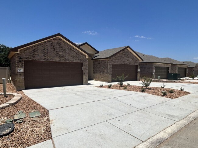 Building Photo - 10007 Westover Bluff