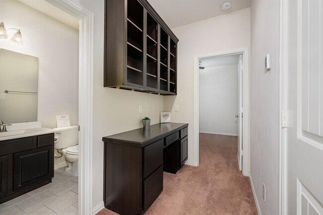 Building Photo - 15 Sawbridge Cir