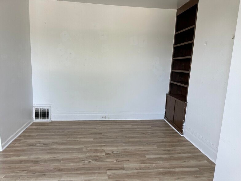 Building Photo - 5704 Darlington Rd