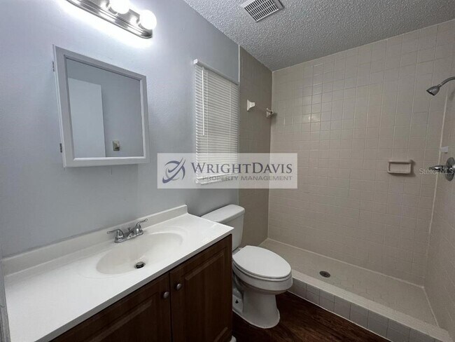 Building Photo - 3151 Bloomingdale Villas Ct