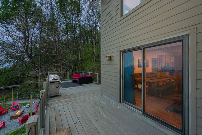 Building Photo - 36 Randall Dr