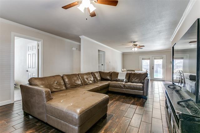 Building Photo - 1017 Meadowbrook Dr