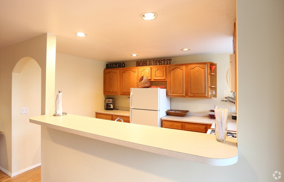 Interior Photo - Lakeshore Preserve