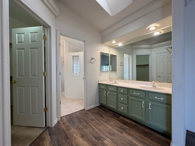 Building Photo - 3BR with SOLAR-NO Electric Bills! RV Gate & Parking, Bullhead Parkway