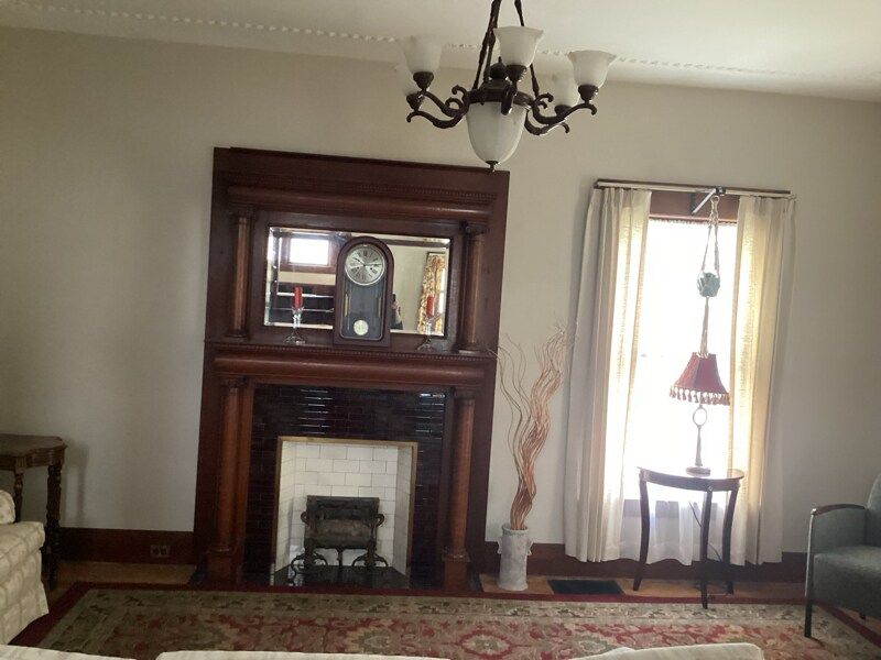 Building Photo - 269 W Borden Ave