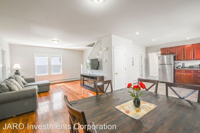 Building Photo - 4 br, 2 bath House - 41 Adams Street