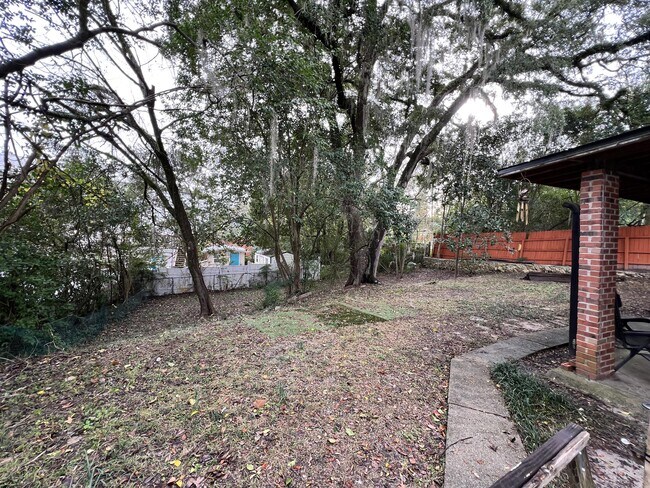 Building Photo - 1313 N Gadsden St