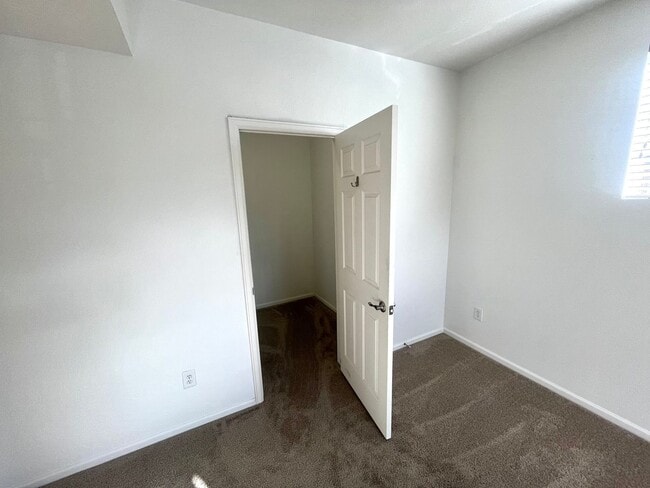 Building Photo - Charming 2BR Condo in Erie