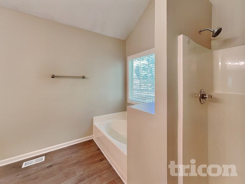 Building Photo - 1720 Ben King Rd