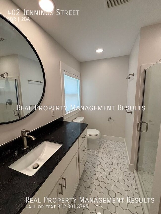 Building Photo - 402 W Jennings St