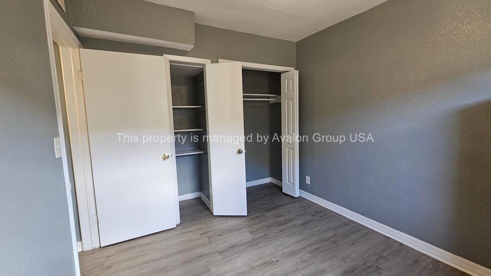 Building Photo - 1459 W 20th St