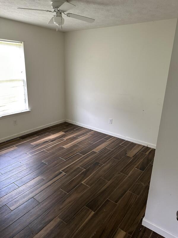 Building Photo - 30 Edith Cv