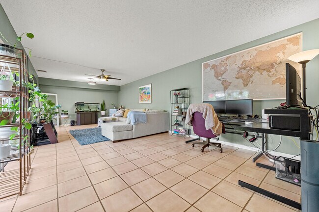 Building Photo - 1700 Embassy Dr
