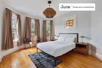 Building Photo - Room in Shared 4 bed/1 bath home