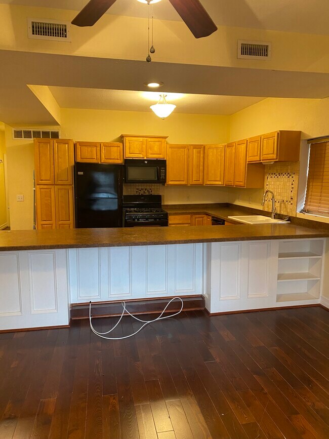 Building Photo - 163 Anderson Pl