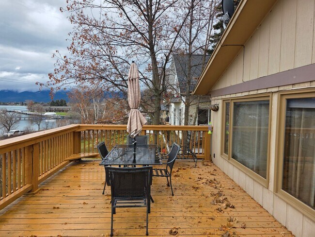 Building Photo - Corcoran