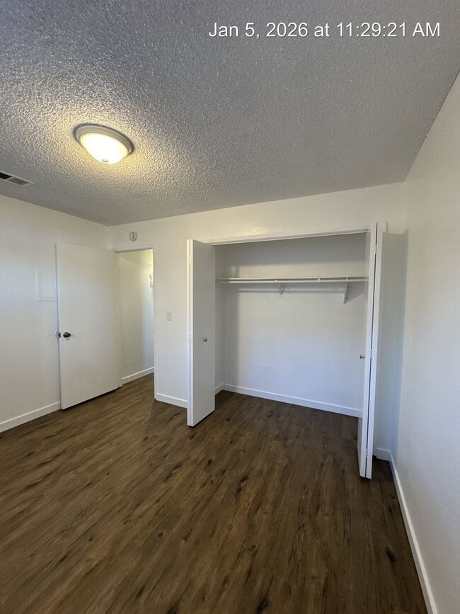 Building Photo - 2710