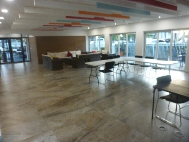 Building Photo - 2651 S Course Dr