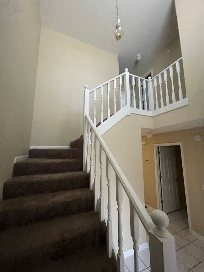 Building Photo - Briarwood West -