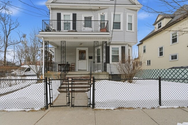 Building Photo - 111 Dustin St