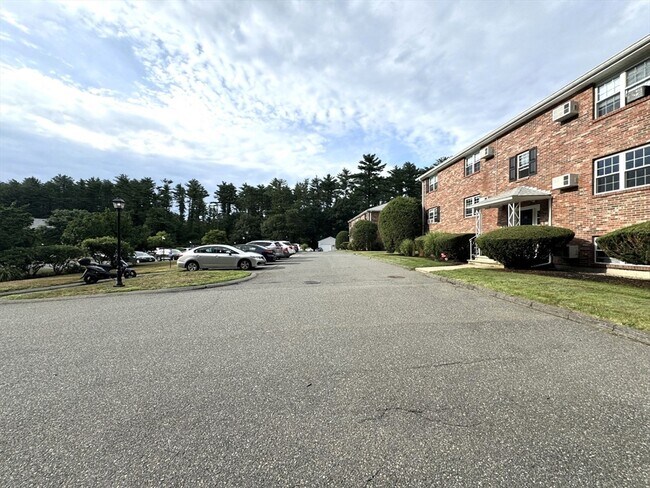 Building Photo - 803 Haverhill St