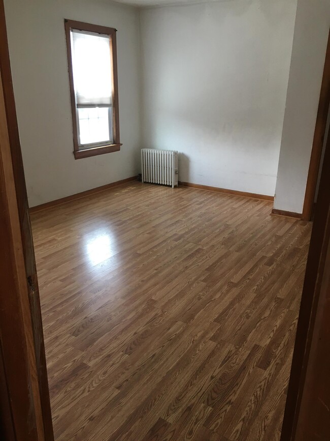 Building Photo - 33 Delafield St