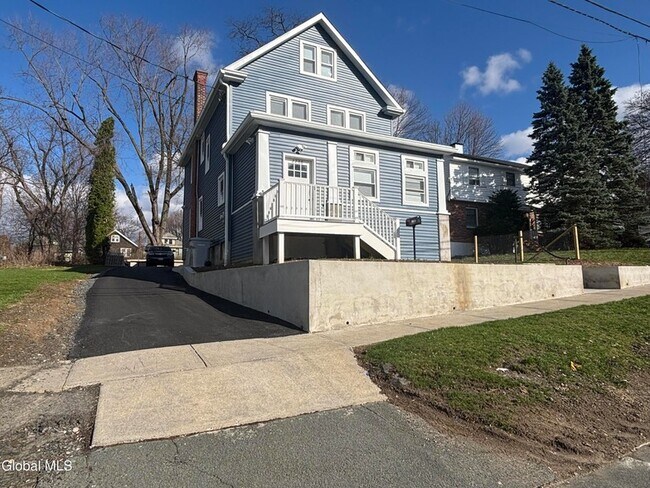 Building Photo - 2208 12th St