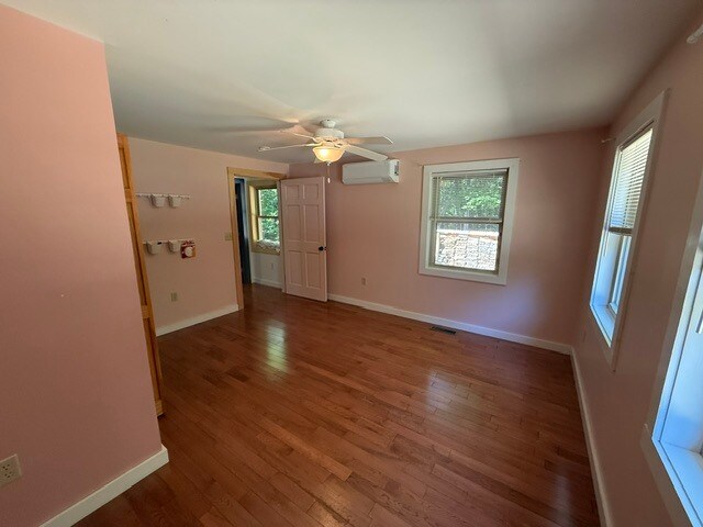 Building Photo - 355 Amherst Rd