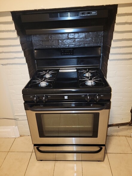 Building Photo - 378 Hawthorne St