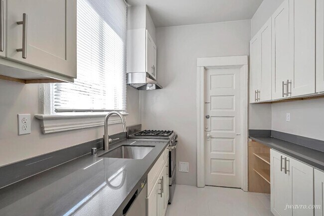 Building Photo - 1250 Taylor St