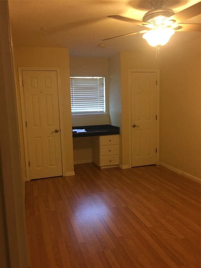 Building Photo - 4306 Avenue A