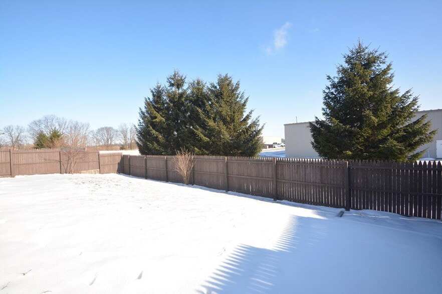 Building Photo - 17373 Austrian Pine Wy