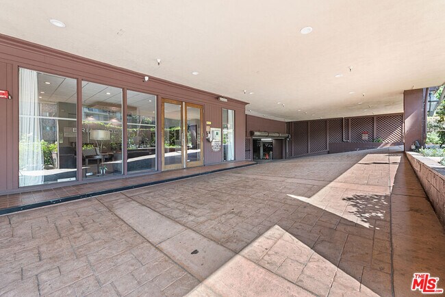 Building Photo - 1745 Camino Palmero St